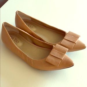 Me Too Bow Flats size 8.5